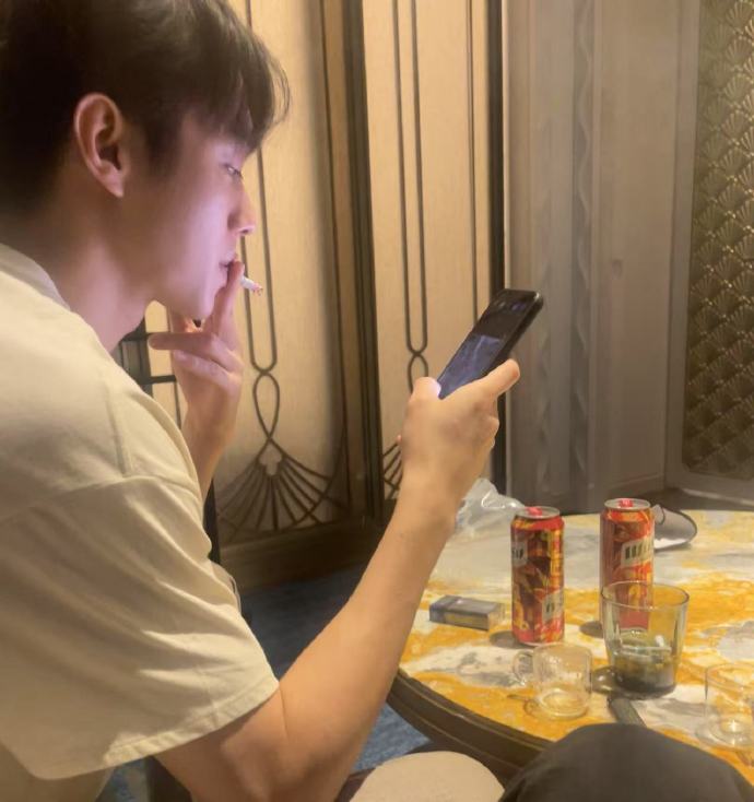 许凯 “出轨门” 震撼来袭，牵出多位女星，网友：贵圈真乱